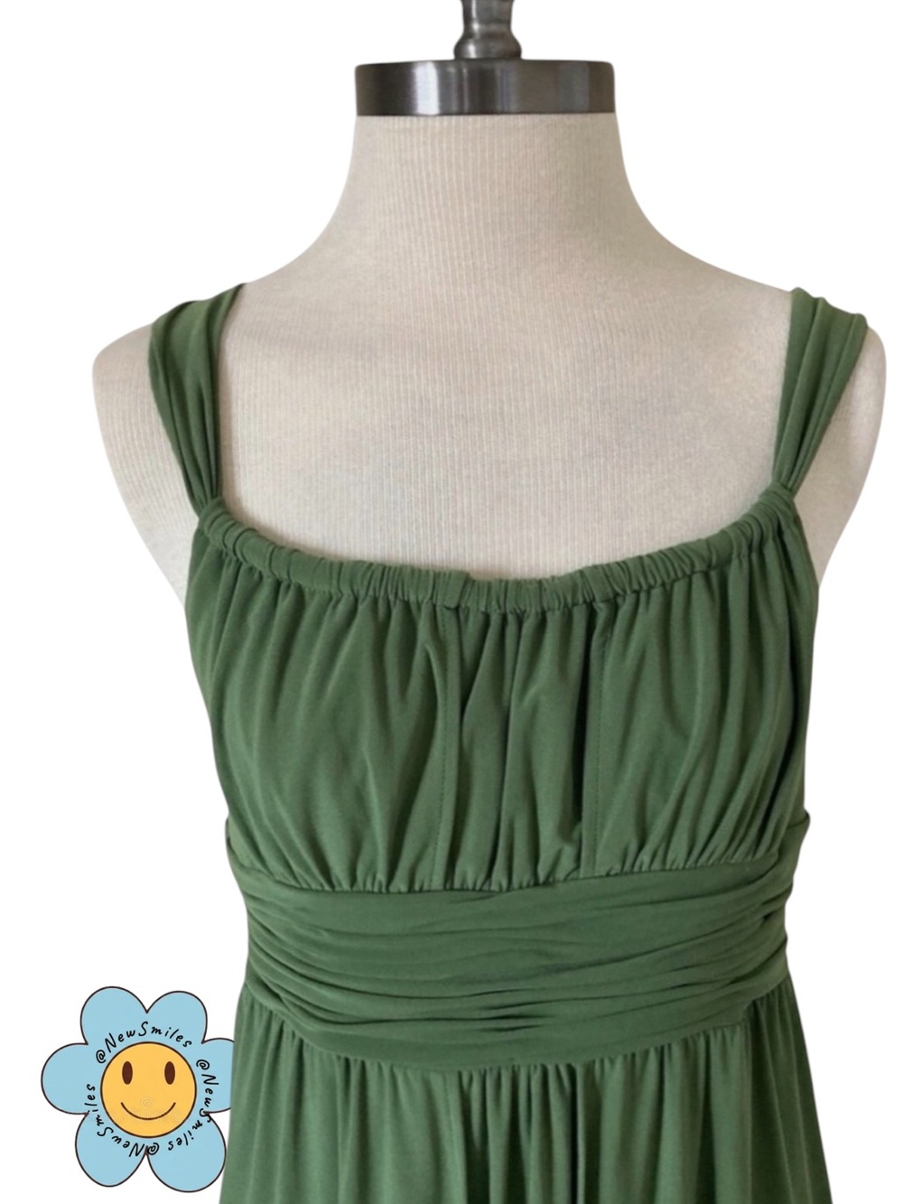 Jones New York ~ Forest Green Dress ~ Ruched & Gathered Waist ~ Below Knee Midi
